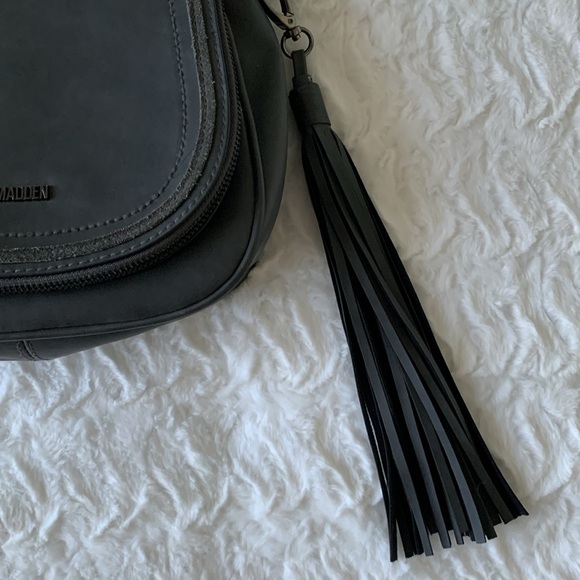Steve Madden grey fringe bag - Picture 3 of 5